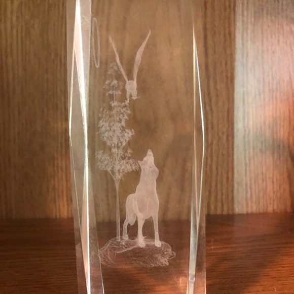3D Etched Glass wolf - Picture 3 of 6